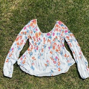Free people floral top! 🌸🌺 SIZE XS